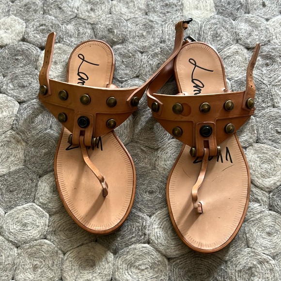 Lanvin 2011 sandal tan leather with stud detail. - Picture 1 of 5